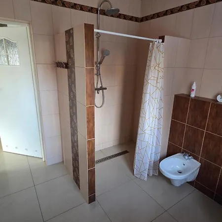 Dom Nad Jeziorem Oblasek Апартаменты *